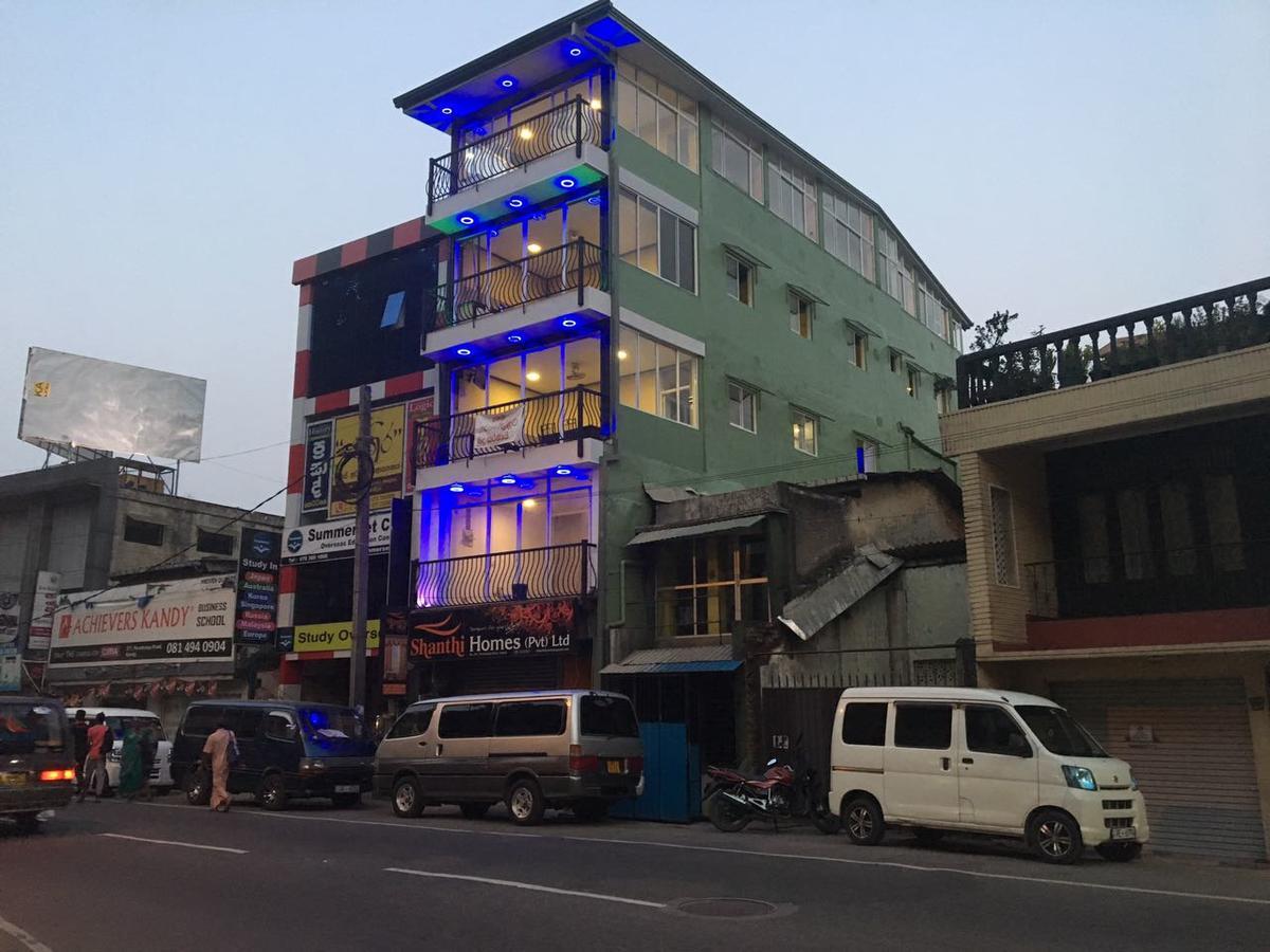281 Kandy City Hostel & Rooms Deiyannewela Luaran gambar